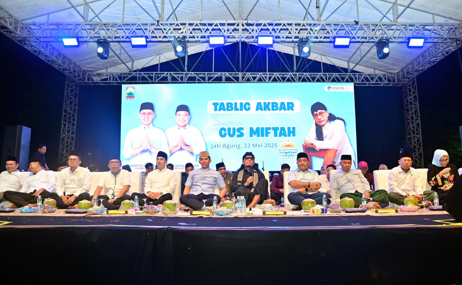 Ribuan Warga Padati Tabligh Akbar Gus Miftah, Bupati Egi: Bagian Pembangunan Akhlak dan Spiritual Masyarakat