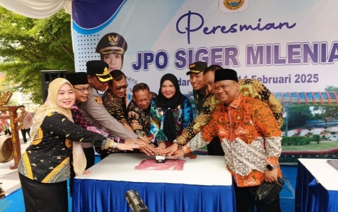 Walikota Bandar Lampung Hj. Eva Dwiana Resmikan JPO Siger Milenial