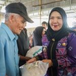 Walikota Bersama Baznas Kota Bandar Lampung Bagikan Bantuan Beras Sebanyak 8 Ton Kepada Masyarakat