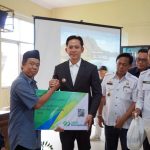 Tak Hanya Simbolis! Bupati Egi Serahkan Santunan & BPJS untuk Pekerja Rentan, Ini Wujud Nyata Negara Hadir