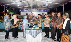 HUT Desa Beringin Kencana, Bupati Egi Bawa Kado Jalan Baru