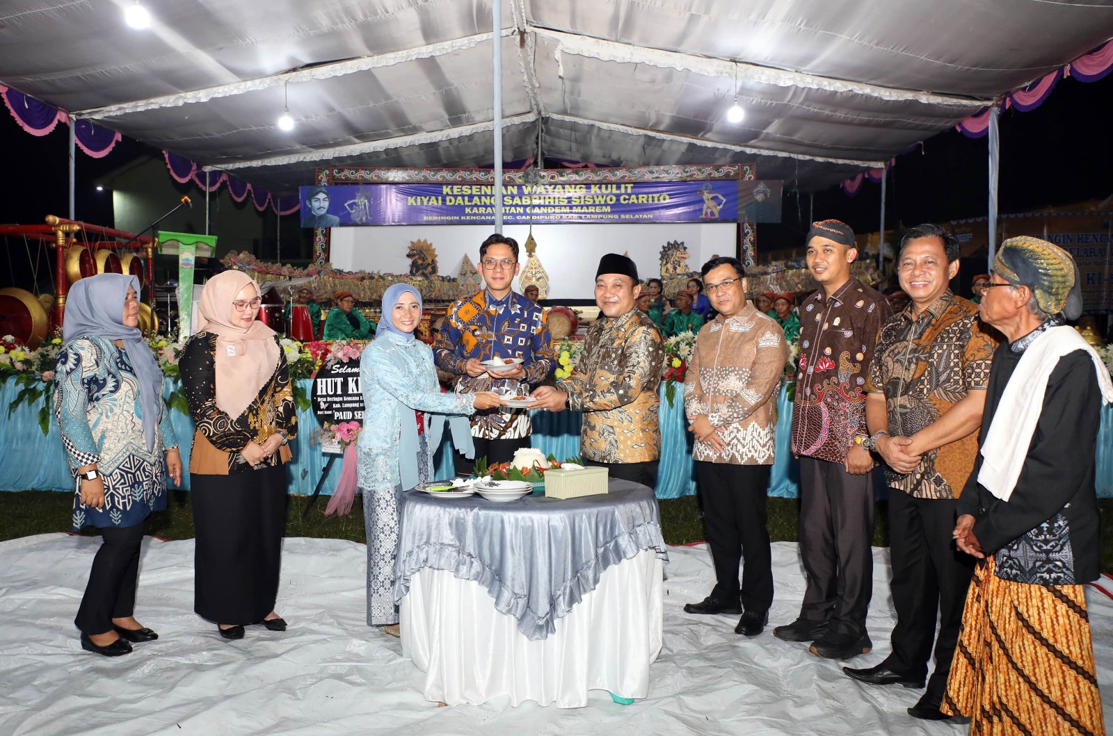 HUT Desa Beringin Kencana, Bupati Egi Bawa Kado Jalan Baru