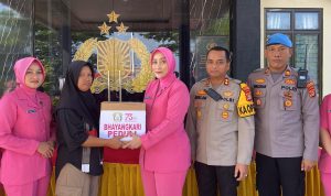 Bhayangkari Cabang Pesawaran Salurkan Bantuan Sosial Secara Door to Door, Wujud Kepedulian di Hari Bhayangkara ke-79 dan Menyambut HKGB