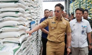 106 Ribu Warga Dapat Beras Gratis! Bupati Egi: Ini Benteng Sosial Demi Rakyat, Bukan Pencitraan
