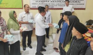 Pemkab Pesawaran dan Kementerian Sosial Salurkan Bantuan ATENSI untuk 198 Anak dalam Rangka Hari Anak Nasional 2025