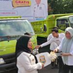 Wali Kota Bandar Lampung Hj. Eva Dwiana Serahkan 3 Truk Sampah Baru ke DLH untuk Tingkatkan Kebersihan Kota