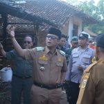 Bupati Lamteng Tinjau dan Salurkan Bantuan untuk Korban Angin Puting Beliung di Punggu