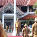 Wakil Bupati I Komang Koheri Menjadi Pembina Apel Mingguan Yang Digelar di Halaman Kantor Pemerintah Kabupaten Lampung Tengah
