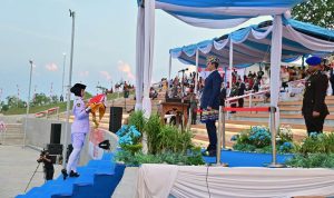 Merah Putih Diturunkan Khidmat di Menara Siger, Sejarah HUT ke-80 RI Terukir di Ujung Sumatera