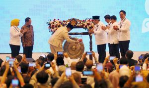 Momen Membanggakan: Bupati Egi Berdiri di Garis Depan Bersama Presiden Prabowo di Apkasi Otonomi Expo 2025
