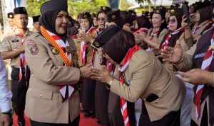 Walikota Bandar Lampung Hj. Eva Dwiana Hadiri Kegiatan Perkemahan Pramuka di Rajabasa Walikota Bandar Lampung Hj. Eva Dwiana Hadiri Kegiatan Perkemahan Pramuka di Rajabasa