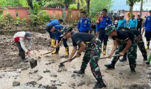 Aksi Sigap Prajurit Yonif 9 Marinir Bantu Menangani Bencana Longsor Akses Utama Menuju Jalan Way Ratai Pesawaran