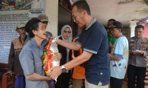 Pemerintah Kota Bandar Lampung Bagikan Beras untuk Korban Banjir