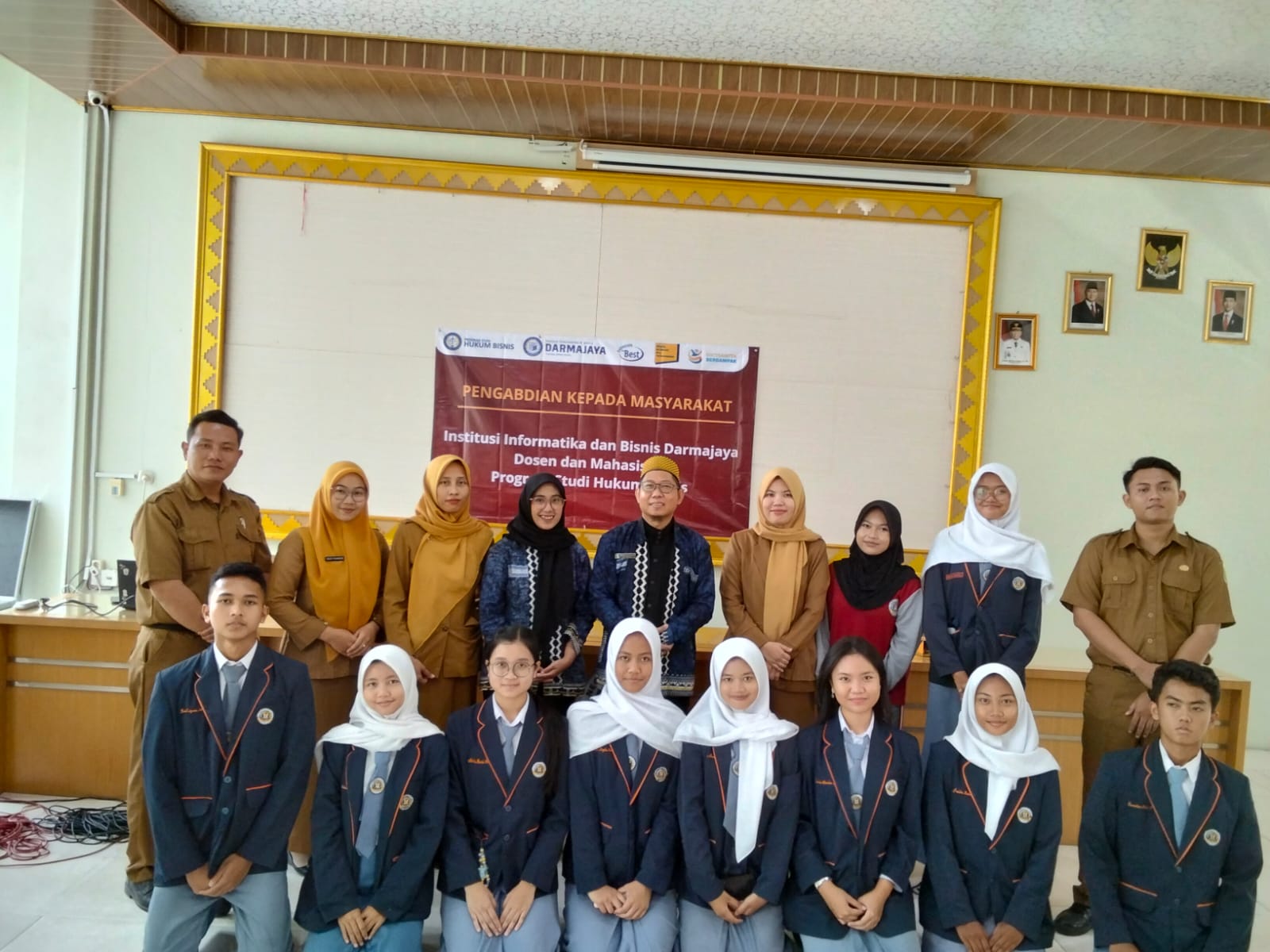 Cegah Cyberbullying Sejak Dini, Dosen Darmajaya Gelar FGD di SMAN 5 Bandar Lampung