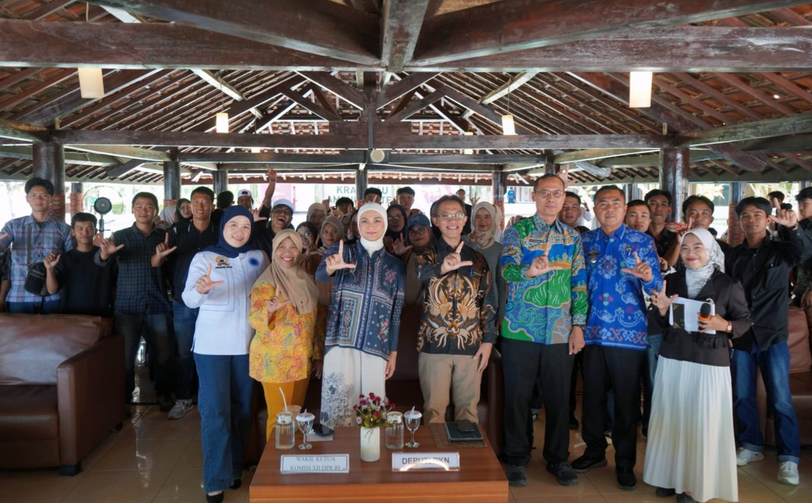 Putri Zulkifli Hasan Ajak Generasi Muda Lampung Selatan Kawal Pengawasan Tenaga Nuklir