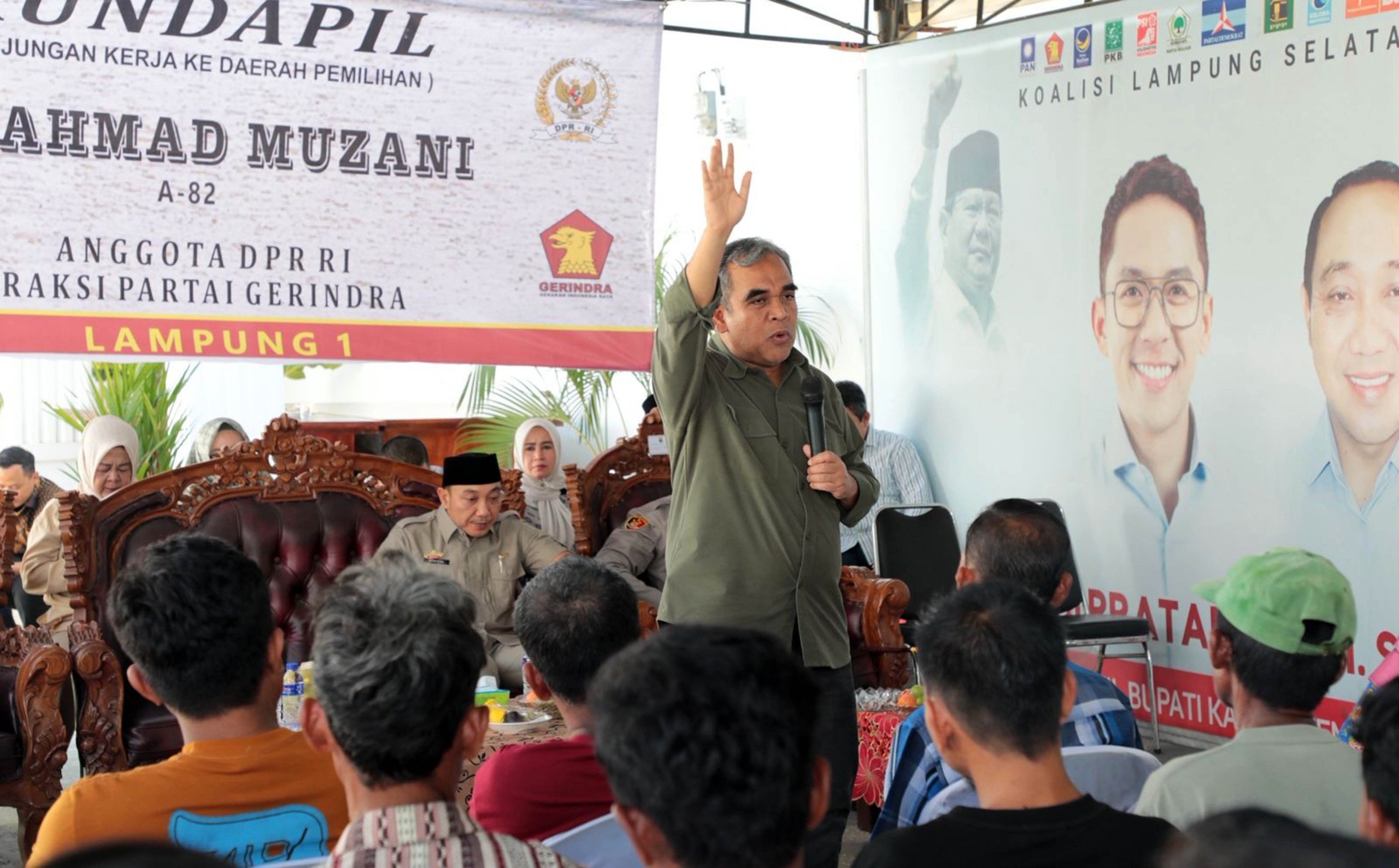 Program Bedah Rumah Aspirasi: Warga Candipuro Sambut Hangat Kunjungan Ketua MPR RI