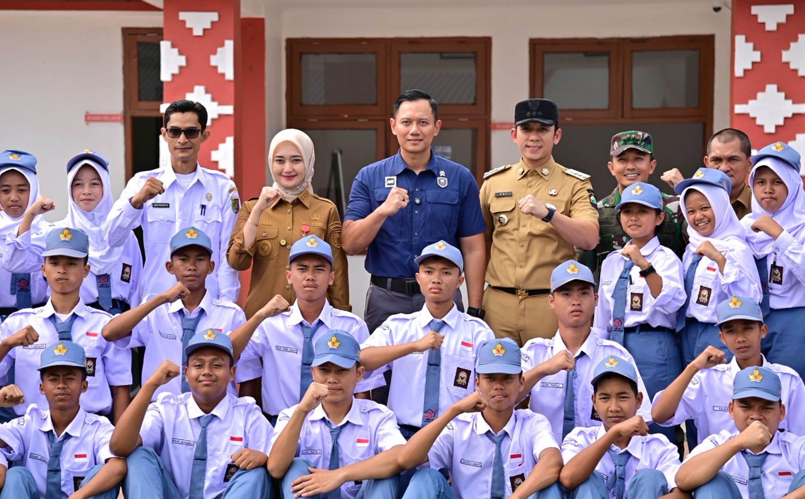Bupati Egi Dampingi Menko AHY Tinjau Sekolah Rakyat di Lampung Selatan