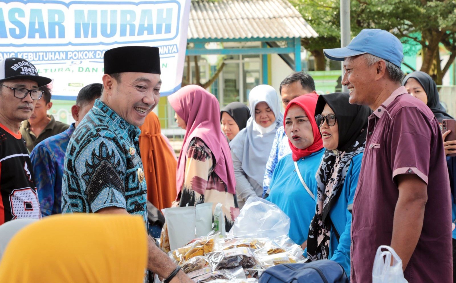 Pemkab Lampung Selatan Gelar Operasi Pasar Murah di Sidomulyo, Warga Antusias Serbu Kebutuhan Pokok Harga Terjangkau
