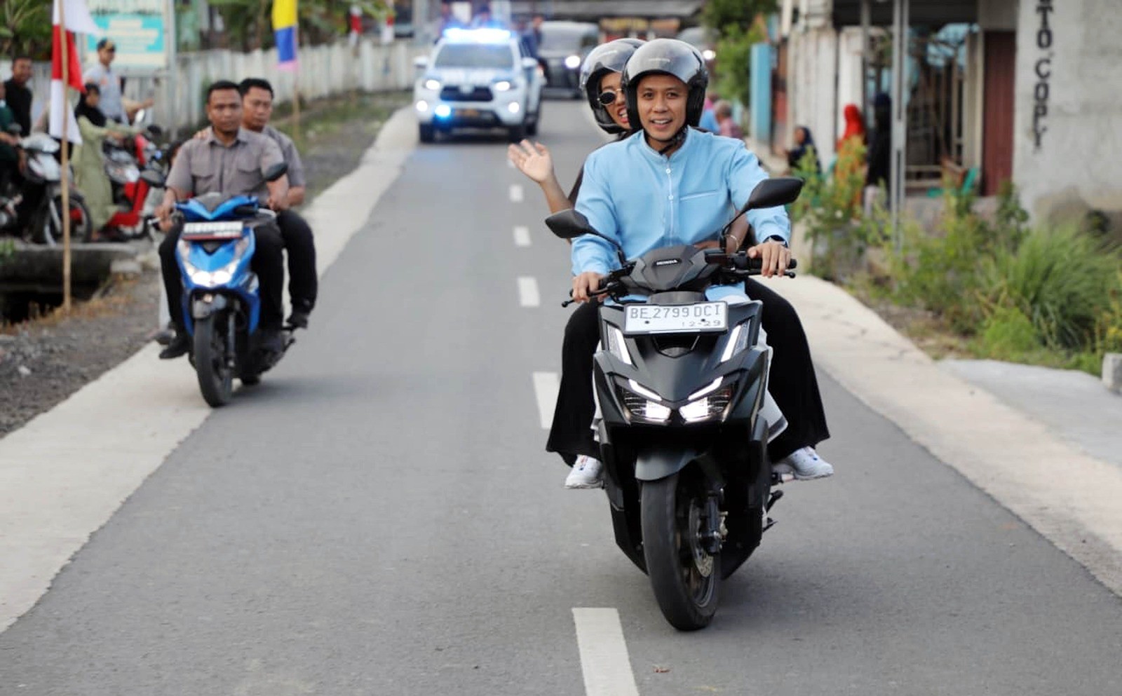 Bupati Egi Perkuat Konektivitas Wisata, Resmikan Jalan Sukamarga-Bulok dengan Cara Sederhana