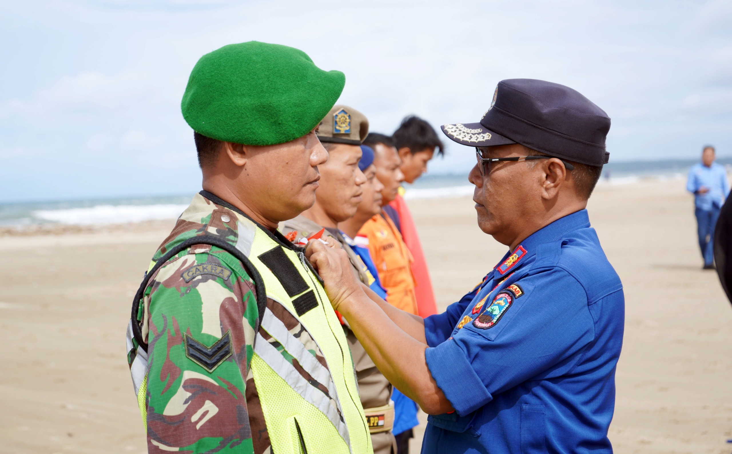 Latih Respons Cepat di Laut, Damkar Lampung Selatan Gelar Pelatihan Water Rescue di Pantai Kedu