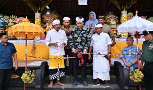 Bupati Egi Resmikan Balai Banten Pura Puseh Kertibuana, Simbol Harmoni Umat di Desa Bali Agung