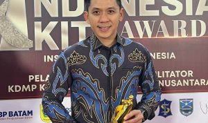 Bangga! Bupati Radityo Egi Pratama Terima Penghargaan Nasional Lewat Inovasi Wisata dan Pangan Berkelanjutan Bangga! Bupati Radityo Egi Pratama Terima Penghargaan Nasional Lewat Inovasi Wisata dan Pangan Berkelanjutan