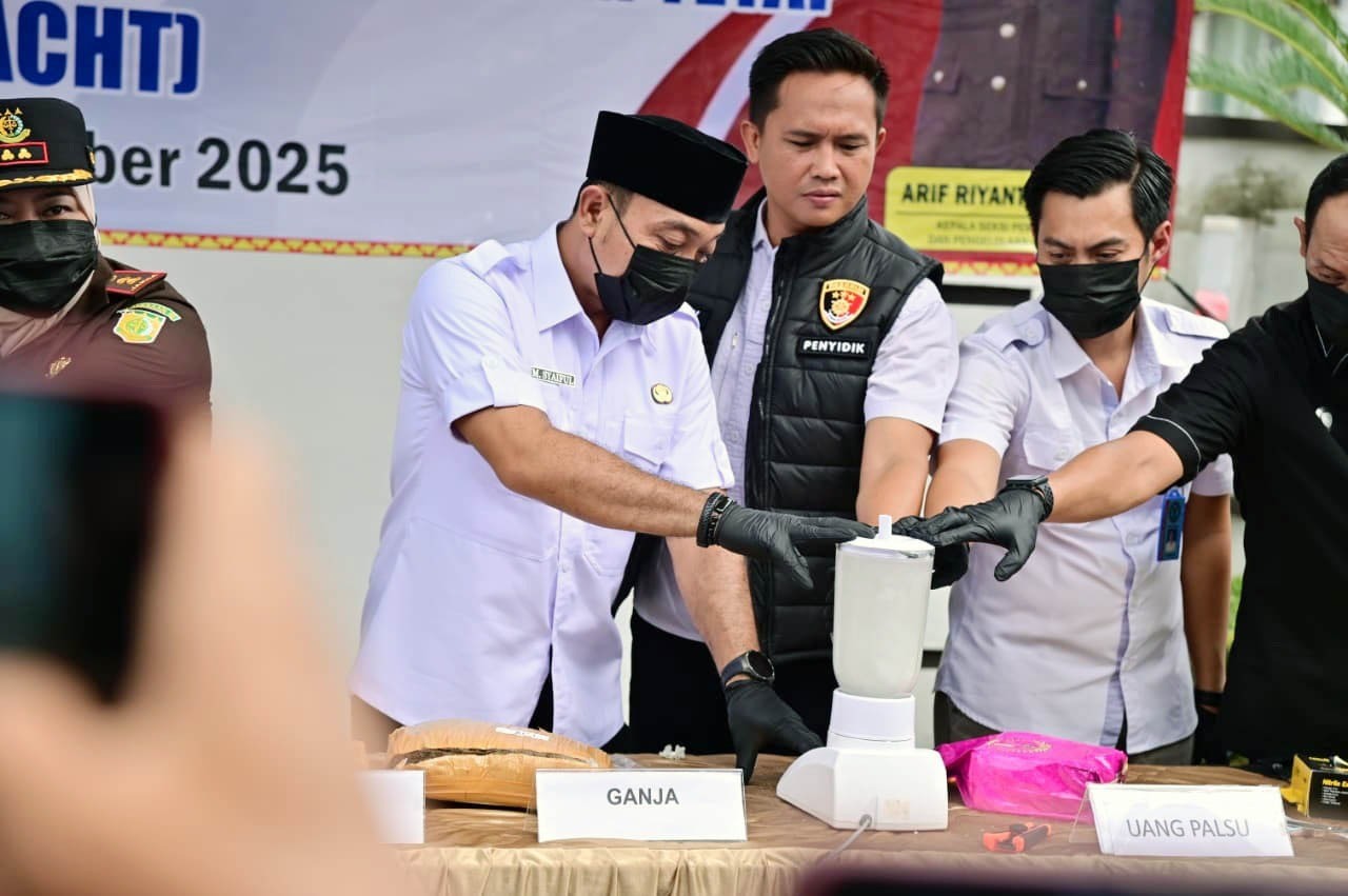 Kejari Lampung Selatan Musnahkan Barang Bukti 82 Perkara, 2,6 Kilo Sabu & 172 Kilo Ganja Dibakar!