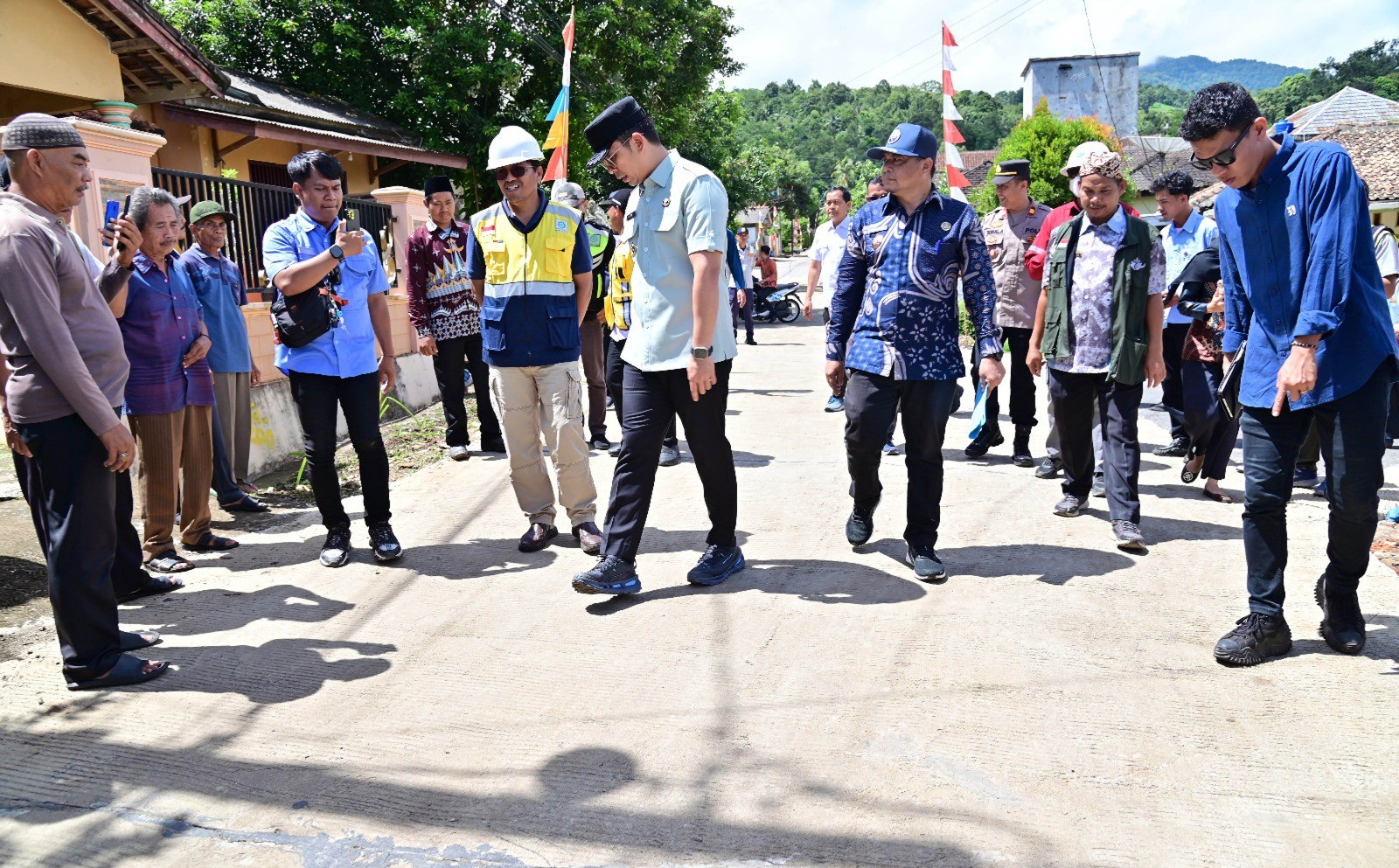 Bupati Egi Tinjau Perbaikan Ruas Jalan Pasuruan-Gandri, Warga Akhiri Penantian 10 Tahun