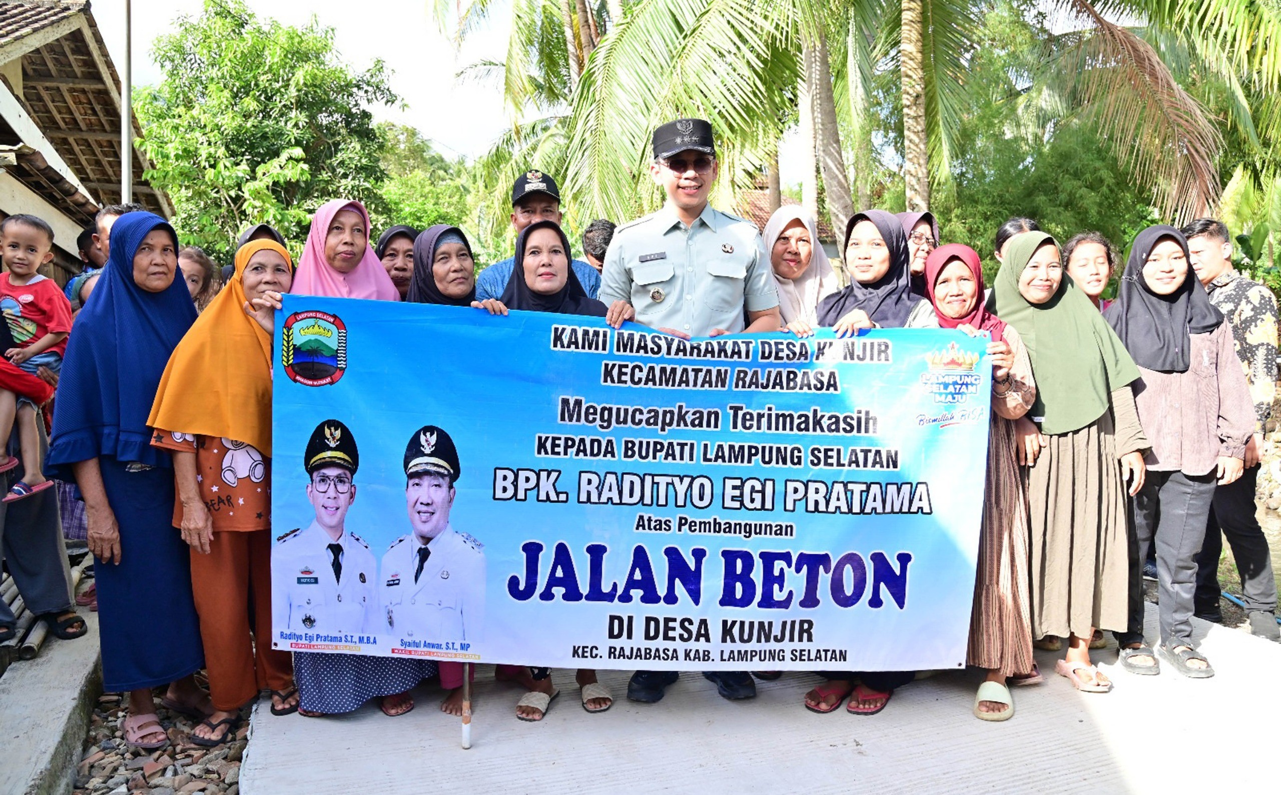 Bupati Egi Tinjau Jalan Beton Kunjir, Pastikan Akses Utama Pelajar Dibangun Berkualitas