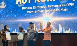 Perintis BPJS Kesehatan, Fachmi Idris, Raih Life Achievement KORPRI Award