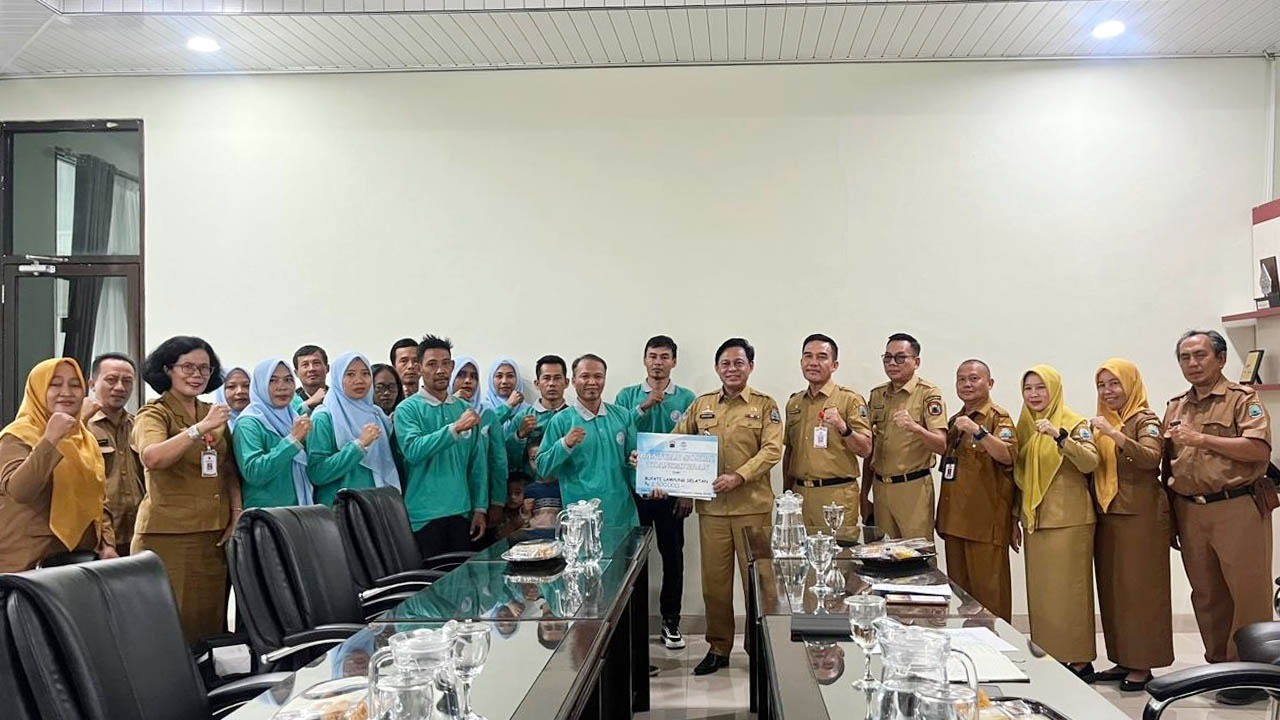 Sekda Lampung Selatan Lepas Calon Transmigran ke Tiga Provinsi, Dibekali Pelatihan dan Uang Saku