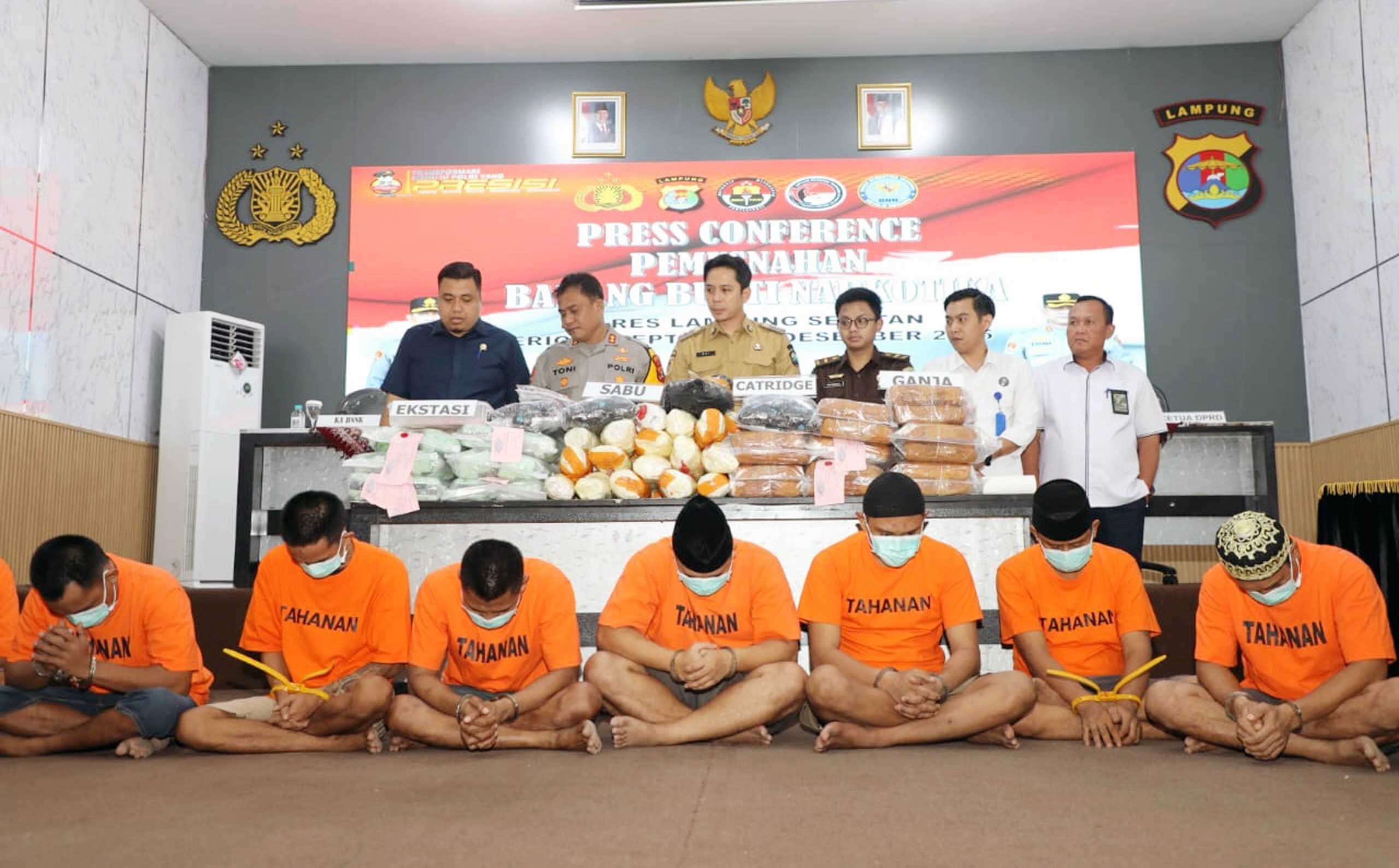 Ratusan Kilogram Ganja dan Sabu Dimusnahkan, Bupati Radityo Egi Pratama Saksikan Pemusnahan Narkoba Terbesar Sepanjang 2025