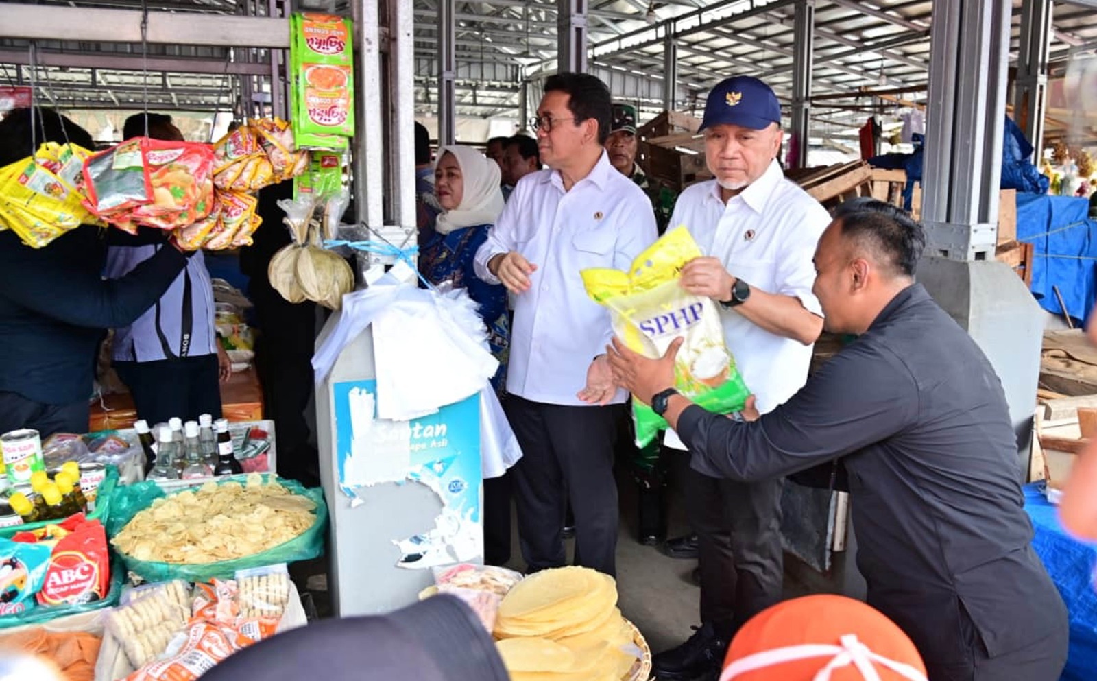 Pantau Harga Jelang Akhir Tahun, Menko Pangan dan Mendag Turun Langsung ke Pasar Inpres Kalianda