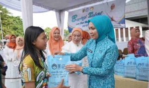 PKK Provinsi Lampung Berbagi Paket Berbuka Masyarakat