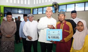 Tak Sekadar Bagi Sembako, Safari Ramadan Bupati Egi Ungkap Rencana Ekonomi Pantai Rajabasa