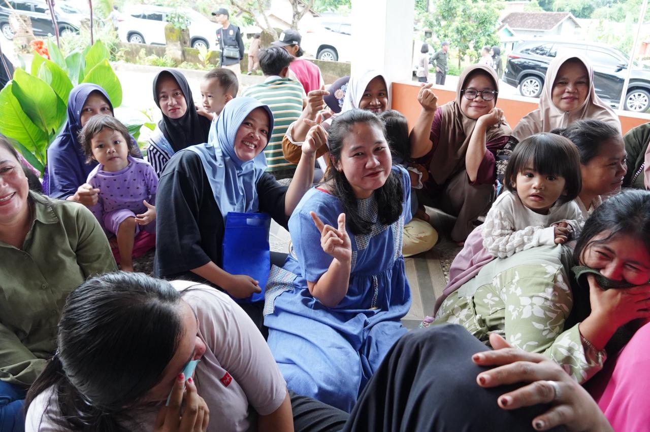 TP PKK Provinsi Lampung Hadir di Tengah Masyarakat, Salurkan Bantuan Sosial dan Dukungan Gizi Anak
