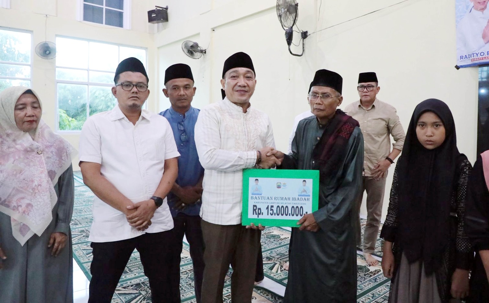 Wabup Syaiful Tutup Safari Ramadan 1447 H di Ketapang, Serahkan Santunan dan Bantuan Masjid