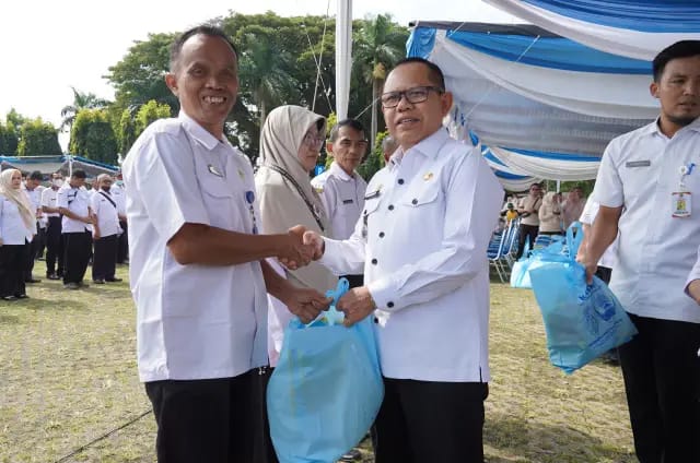 Korpri Provinsi Lampung, Bagi Bagi Sembako Dalam Rangka Mempererat Tali Silaturahim Sesama ASN