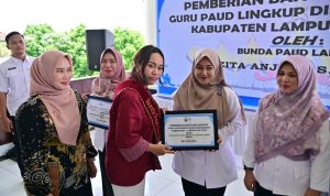 2.222 Guru PAUD di Lampung Selatan Terima Insentif, Zita Anjani: Jasa Guru Tak Boleh Dilupakan