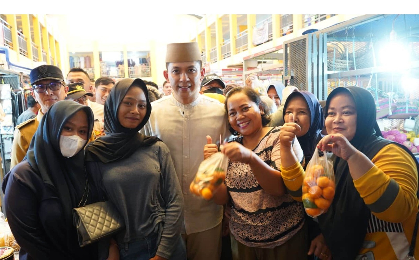 Bupati Egi Turun Langsung ke Pasar Natar, Pastikan Harga Sembako Tetap Stabil Jelang Lebaran 1447 H