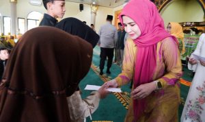 Pengajian Akbar Al-Hidayah Pesawaran Berbagi Bersama Anak Yatim dan Dhuafa di Bulan Suci