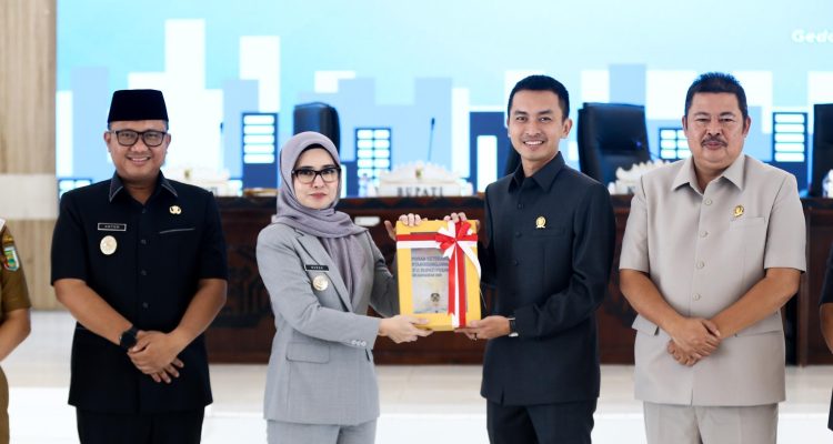 Bupati Pesawaran Sampaikan LKPJ Tahun Anggaran 2025 dalam Rapat Paripurna DPRD