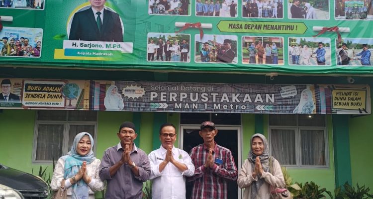 Kepala Sekolah MAN 1 Metro Sambut Mantan Pegawai Asuransi Wana artha