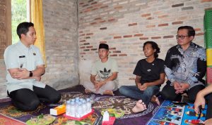Korban Calo Kapal Ikan Merauke, Aji Pulang dalam Luka, Bupati Egi: Jangan Mudah Percaya Janji Kerja