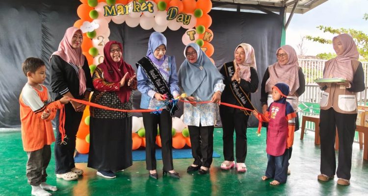 Belajar dari Pasar Mini: Cara TK IT Al Mumtaza Tanamkan Jiwa Wirausaha Sejak Dini