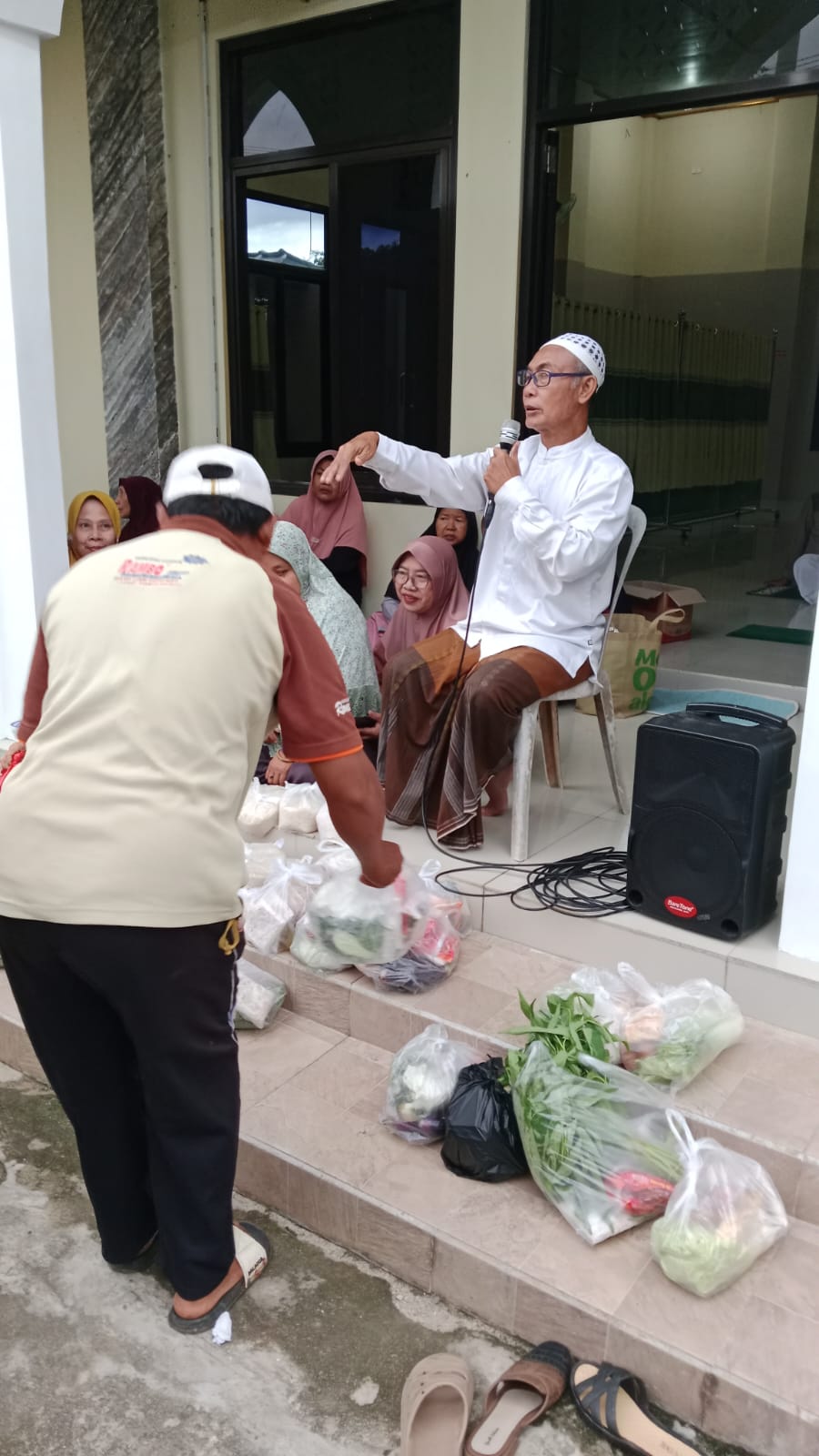 Masjid Al Hikmah Sukaraja 8, Kembali Berbagi Di Minggu Berkah 