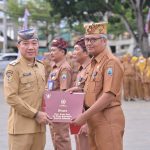 Mengabdi Puluhan Tahun, 3 PNS Dinas Pendidikan Lampung Selatan Diganjar Satyalancana Karya Satya di Hardiknas 2026