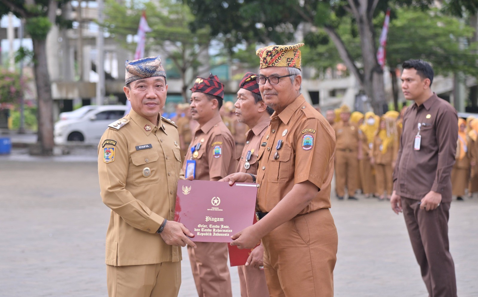 Mengabdi Puluhan Tahun, 3 PNS Dinas Pendidikan Lampung Selatan Diganjar Satyalancana Karya Satya di Hardiknas 2026