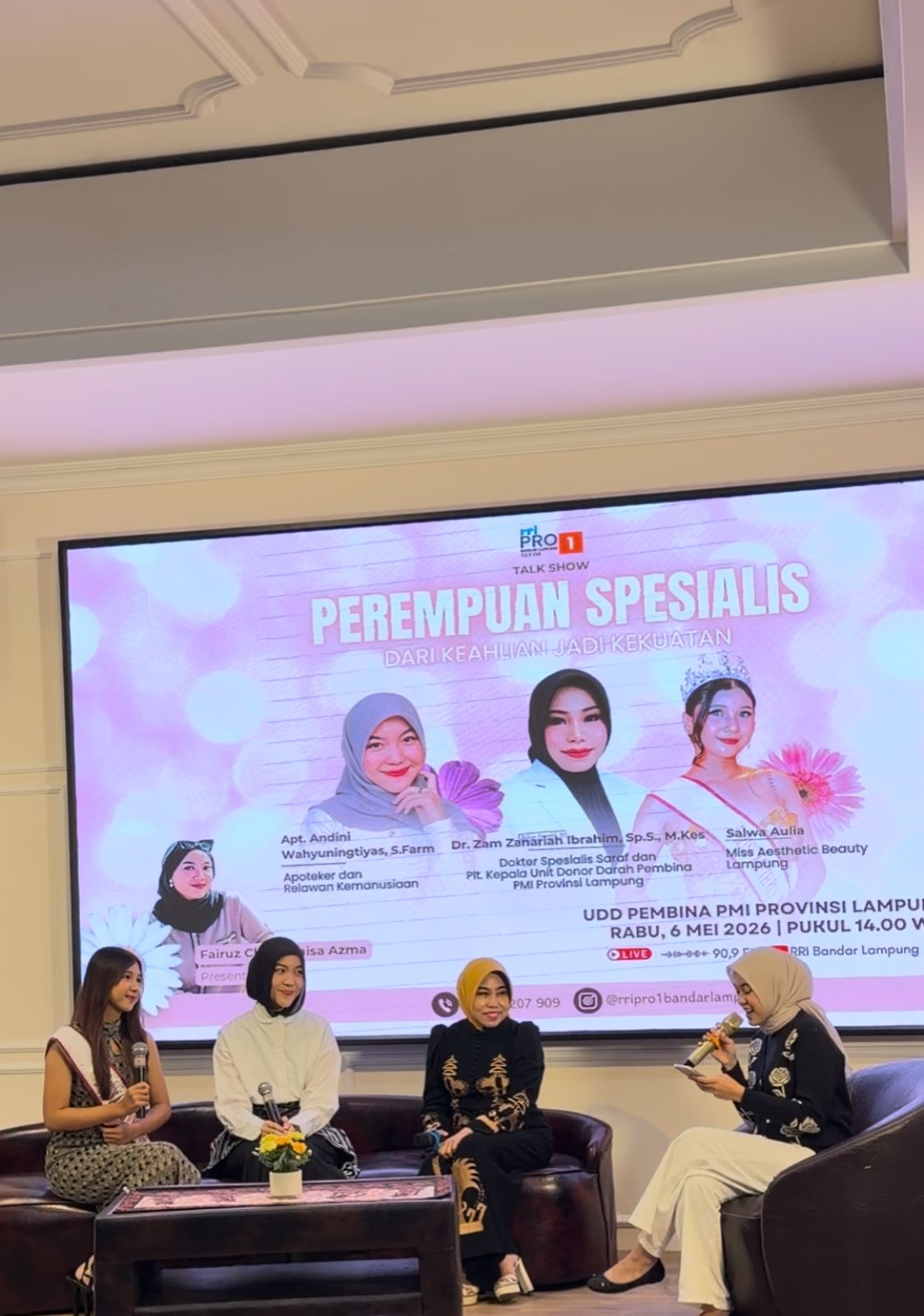 Talk Show “Perempuan Spesialis” RRI Live dari UDD PMI, Dr. Zam Ajak Rutin Donor Darah