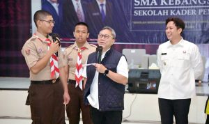 Kunjungi SMA Kebangsaan, Menko Pangan Zulkifli Hasan Tekankan Mental Berani dan Disiplin bagi Generasi Muda